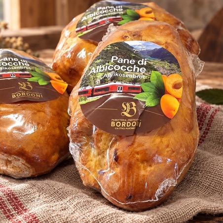 Pane di Albicocche della Val Poschiavo, specialità artigianale svizzera