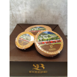 Torta di Noci della Val Poschiavo, specialità artigianale svizzera